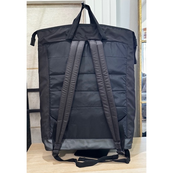 Under Armour Women's Travel Packable Lightweigh Multi-Tasker Backpack in Black - Picture 2 of 4